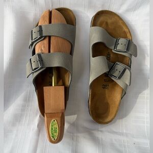 EUC Birkenstock Stone Gray Arizona Sandals